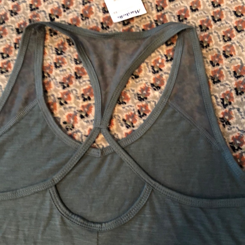 NWT New Balance Racerback Workout Tank size M - Picture 6 of 10